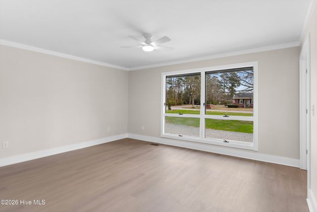 1000 Pine Street, Lake Waccamaw, NC 28450