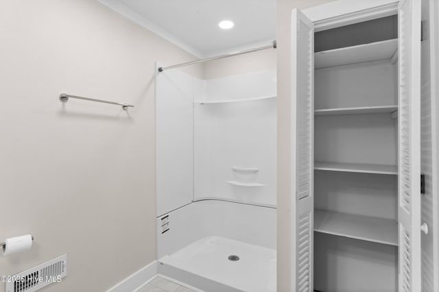 1000 Pine Street, Lake Waccamaw, NC 28450