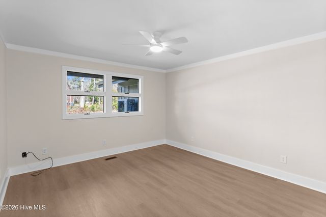 1000 Pine Street, Lake Waccamaw, NC 28450