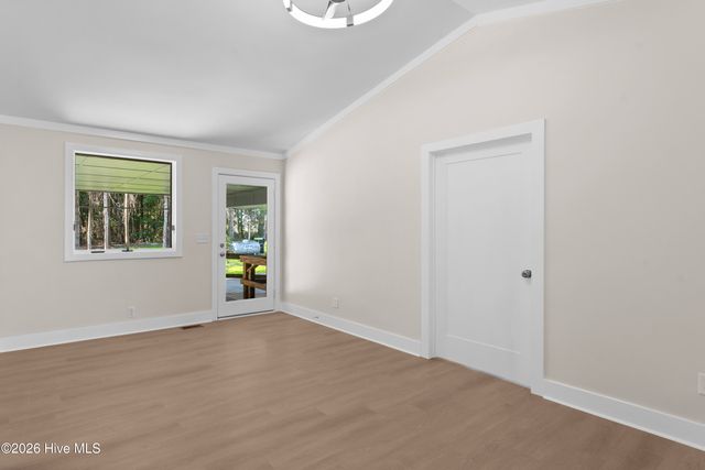 1000 Pine Street, Lake Waccamaw, NC 28450