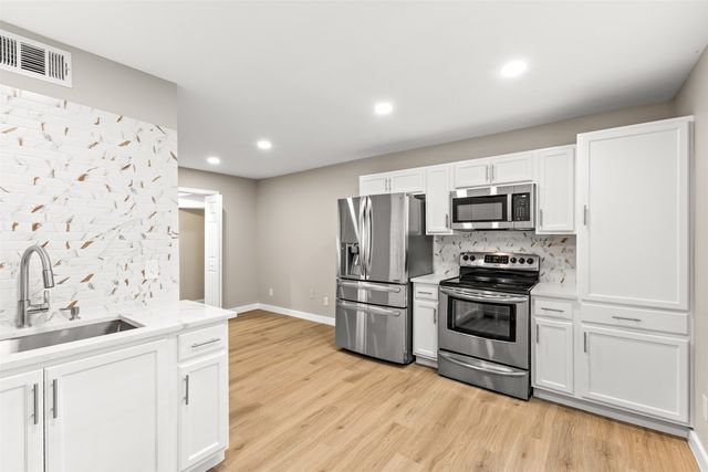6738 Eastridge Drive 106, Dallas, TX 75231