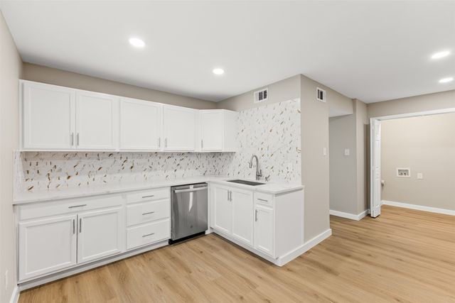 6738 Eastridge Drive 106, Dallas, TX 75231