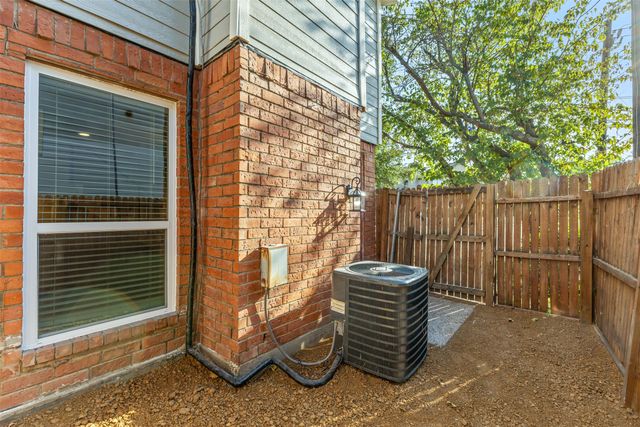 6738 Eastridge Drive 106, Dallas, TX 75231