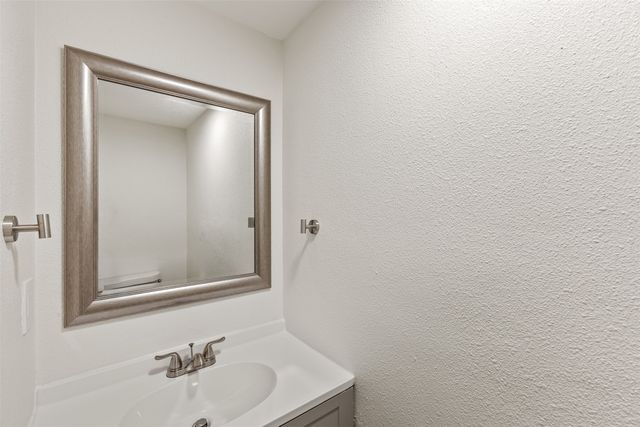 6738 Eastridge Drive 106, Dallas, TX 75231