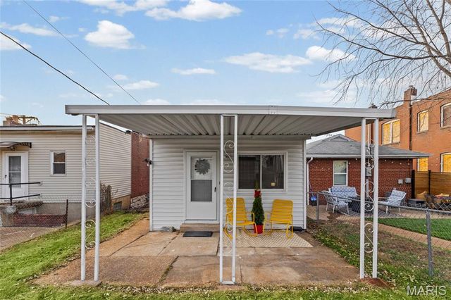 2840 Dalton Avenue, St Louis, MO 63139