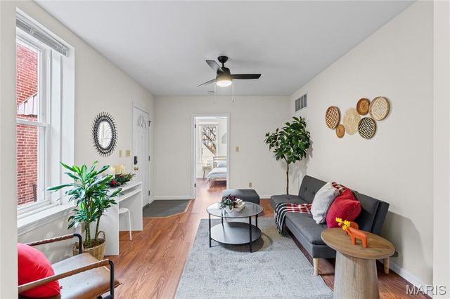 2840 Dalton Avenue, St Louis, MO 63139