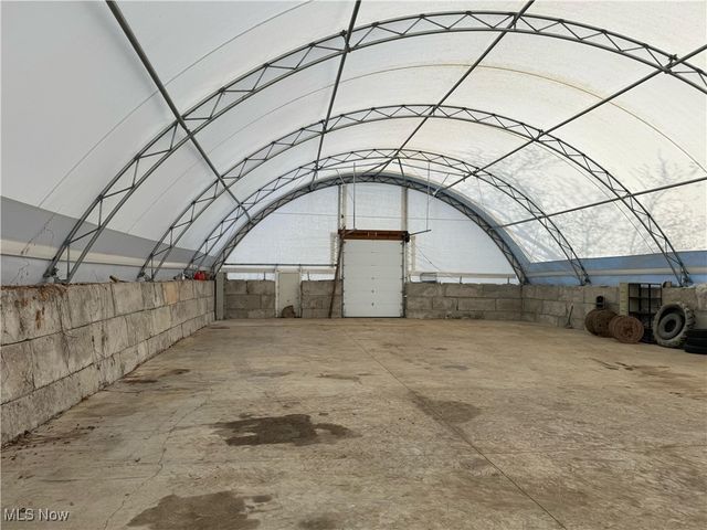 5833 Greenwich Road, Seville, OH 44273