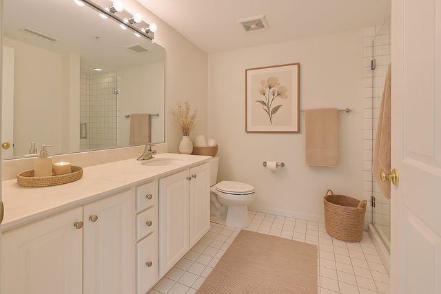 111 N Larch Avenue 206, Elmhurst, IL 60126