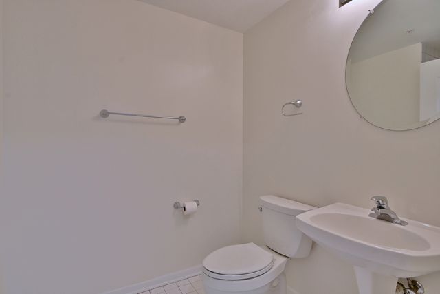 111 N Larch Avenue 206, Elmhurst, IL 60126