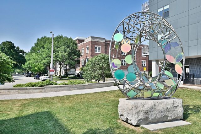 111 N Larch Avenue 206, Elmhurst, IL 60126