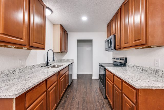 6627 Parkview Drive, North Richland Hills, TX 76182