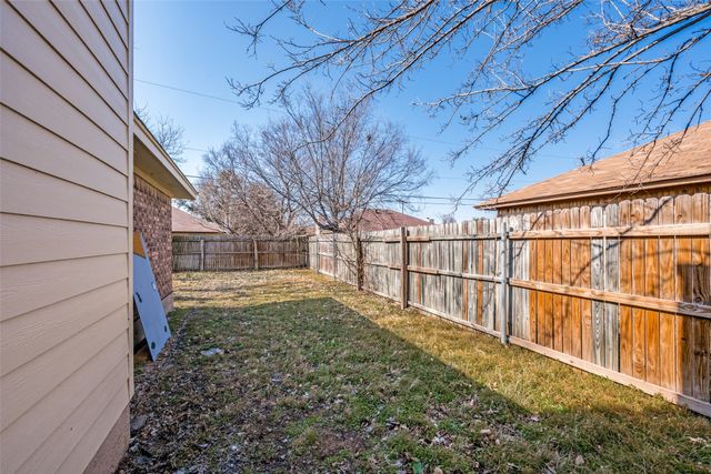 6627 Parkview Drive, North Richland Hills, TX 76182