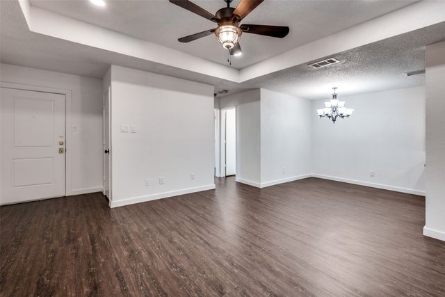 6627 Parkview Drive, North Richland Hills, TX 76182