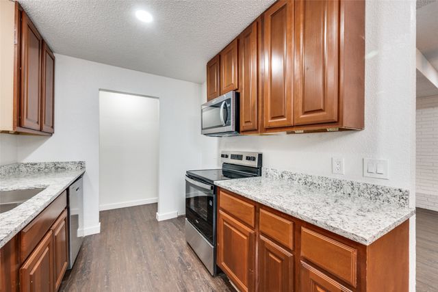 6627 Parkview Drive, North Richland Hills, TX 76182