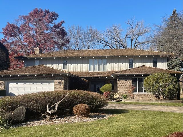 9 Buckingham Drive, Sugar Grove, IL 60554