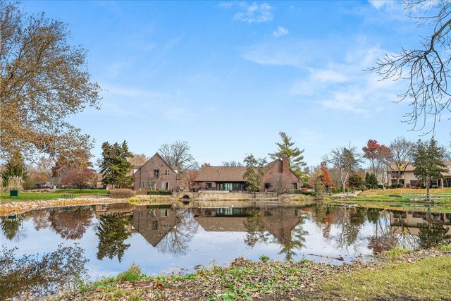 9 Buckingham Drive, Sugar Grove, IL 60554
