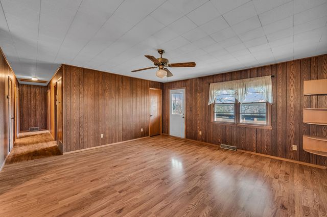 7049 County Road 8200, West Plains, MO 65775