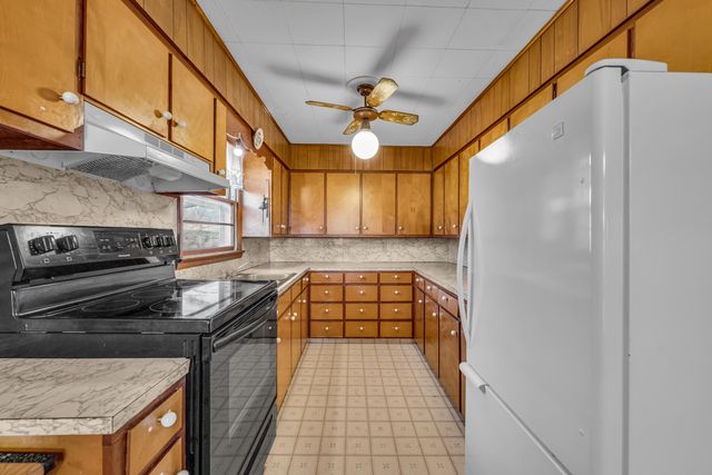 7049 County Road 8200, West Plains, MO 65775