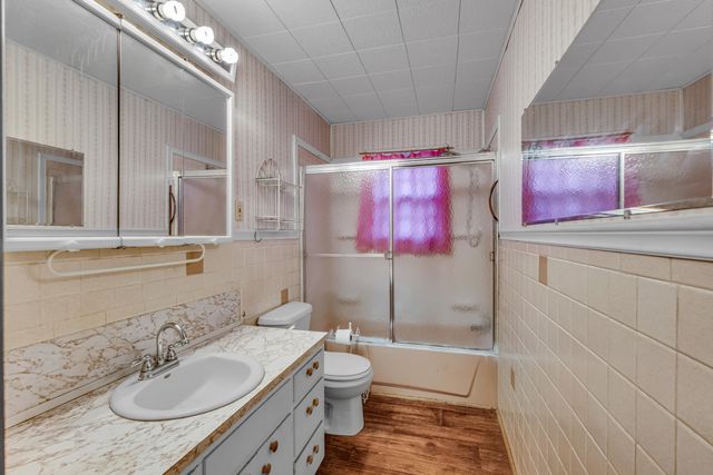 7049 County Road 8200, West Plains, MO 65775