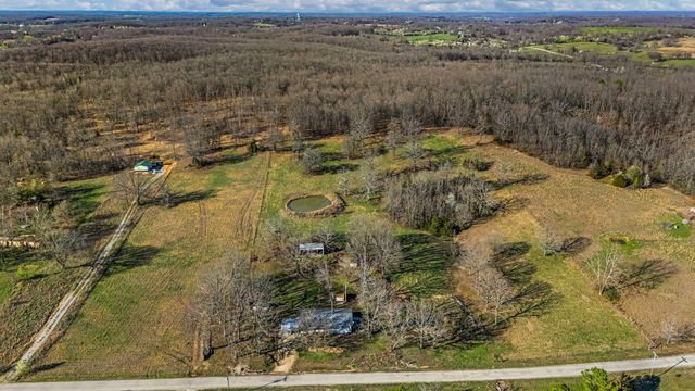 7049 County Road 8200, West Plains, MO 65775