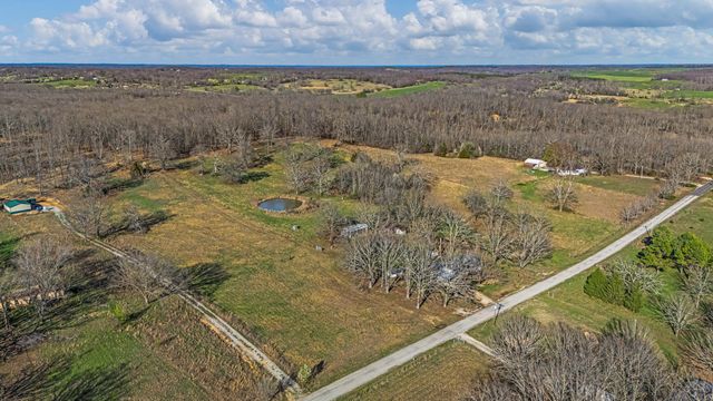 7049 County Road 8200, West Plains, MO 65775