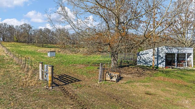 7049 County Road 8200, West Plains, MO 65775