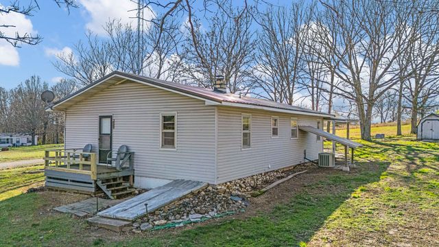 7049 County Road 8200, West Plains, MO 65775