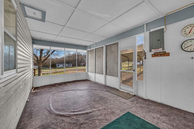 7049 County Road 8200, West Plains, MO 65775