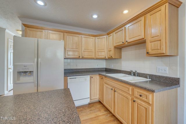 137 Austin Ridge Court, Gray, TN 37615