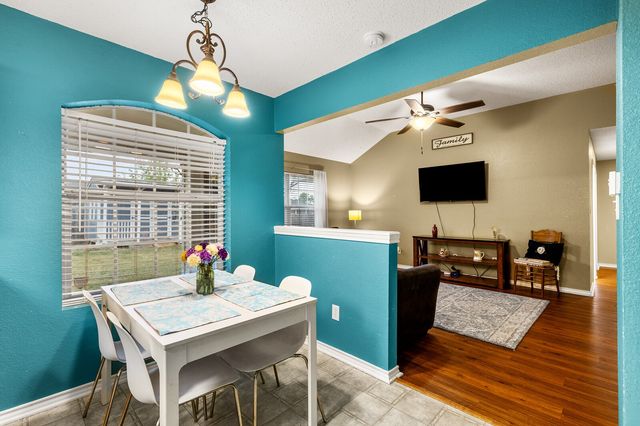 113 Bobcat Drive, Lacy Lakeview, TX 76705