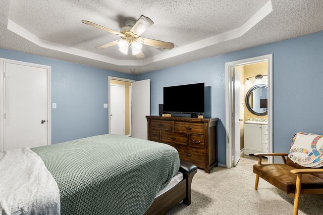 113 Bobcat Drive, Lacy Lakeview, TX 76705