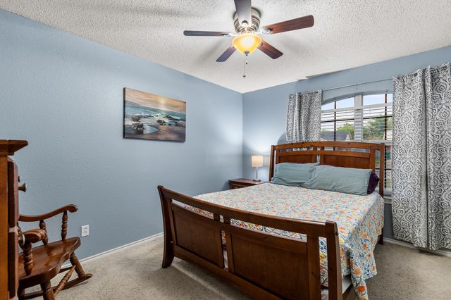 113 Bobcat Drive, Lacy Lakeview, TX 76705