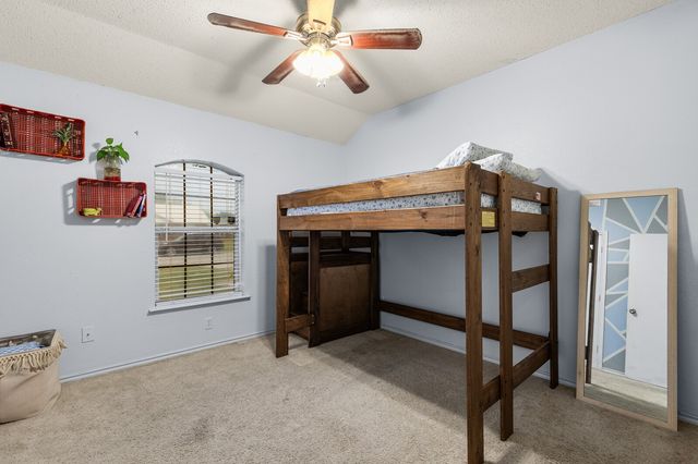 113 Bobcat Drive, Lacy Lakeview, TX 76705