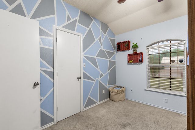 113 Bobcat Drive, Lacy Lakeview, TX 76705