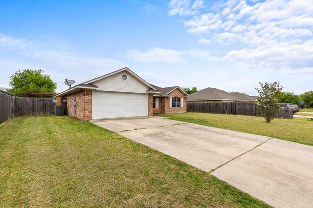 113 Bobcat Drive, Lacy Lakeview, TX 76705