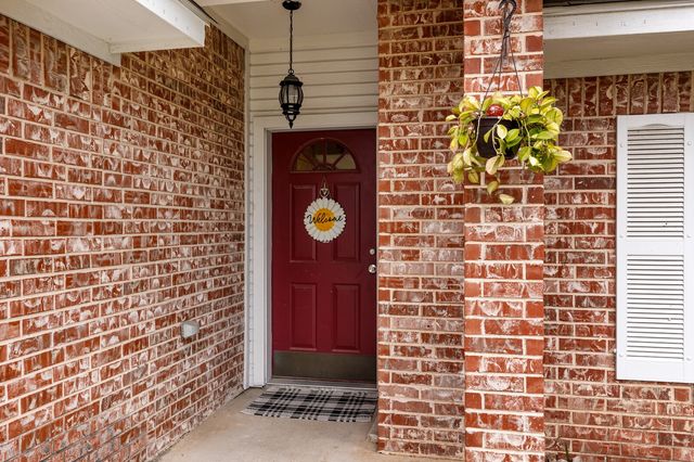 113 Bobcat Drive, Lacy Lakeview, TX 76705