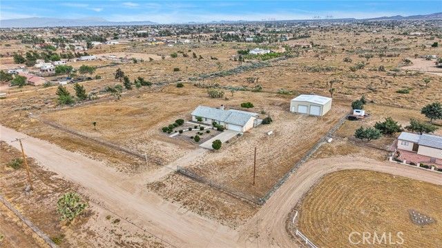 6271 Smoke Tree, Phelan, CA 92371