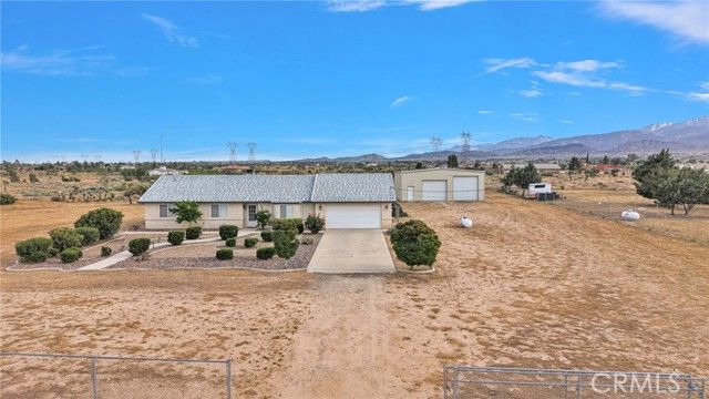 6271 Smoke Tree, Phelan, CA 92371