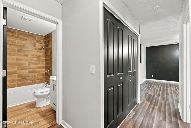 6609 Stana Dr, Louisville, KY 40258
