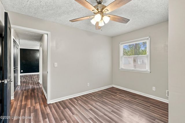 6609 Stana Dr, Louisville, KY 40258