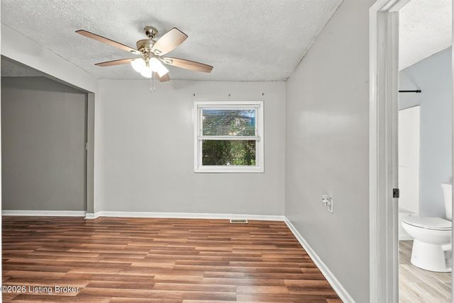 6609 Stana Dr, Louisville, KY 40258