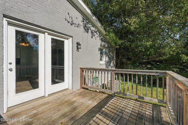 6609 Stana Dr, Louisville, KY 40258