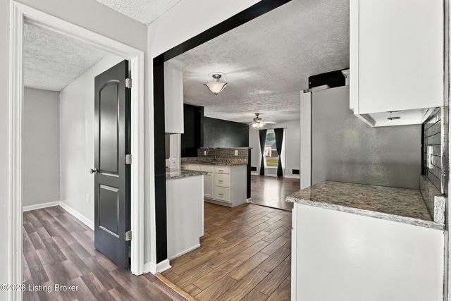 6609 Stana Dr, Louisville, KY 40258