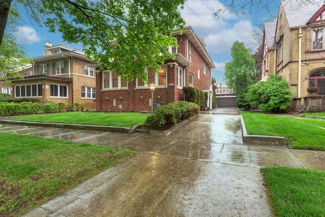 6833 S Cregier Avenue, Chicago, IL 60649
