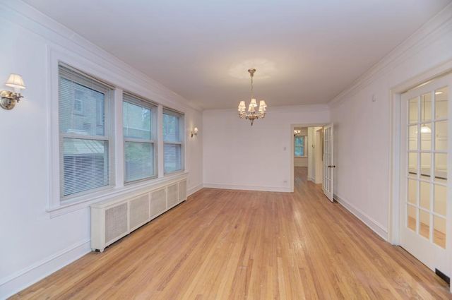 6833 S Cregier Avenue, Chicago, IL 60649