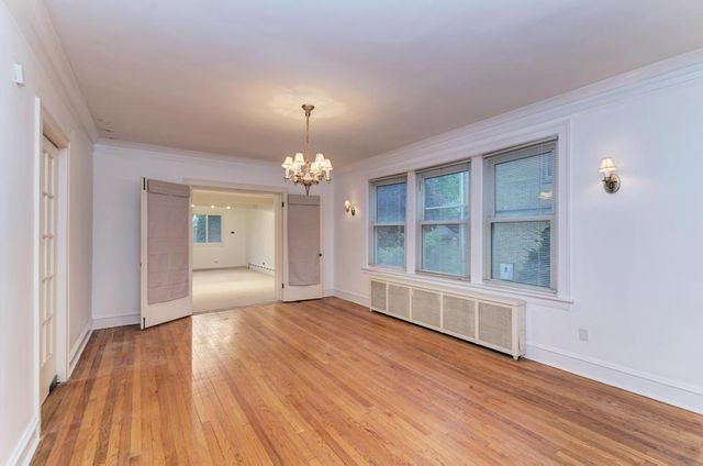 6833 S Cregier Avenue, Chicago, IL 60649