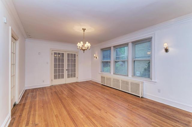 6833 S Cregier Avenue, Chicago, IL 60649