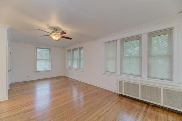 6833 S Cregier Avenue, Chicago, IL 60649
