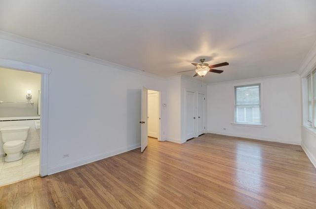 6833 S Cregier Avenue, Chicago, IL 60649
