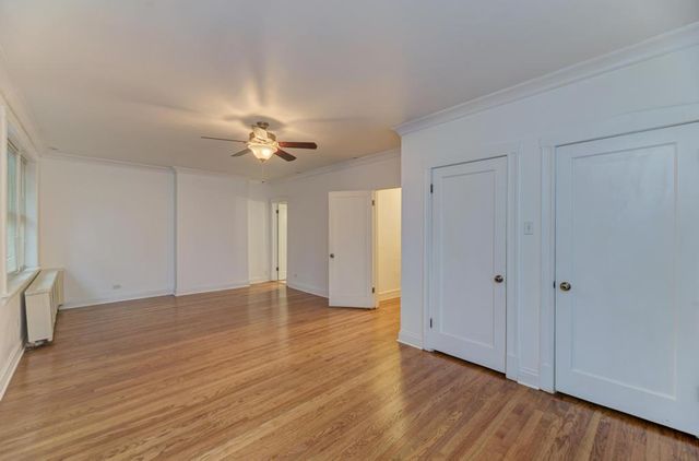6833 S Cregier Avenue, Chicago, IL 60649